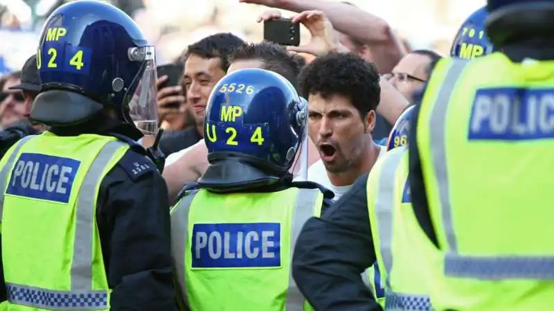 gran bretagna   proteste contro le restrizioni anti covid 9