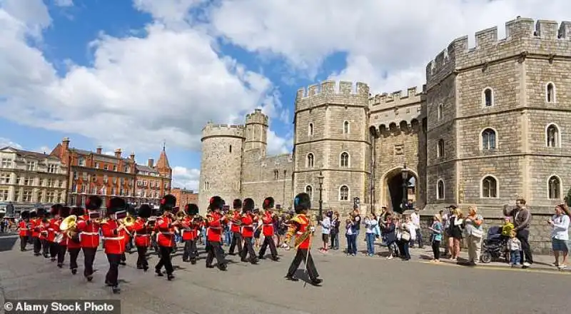 GUARDIE GALLESI AL CASTELLO DI WINDSOR 