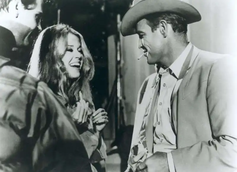 jane fonda e marlon brando 1