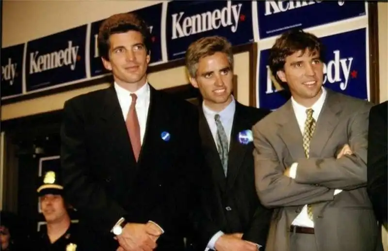 John Kennedy Jr., Max Kennedy E Doug Kennedy