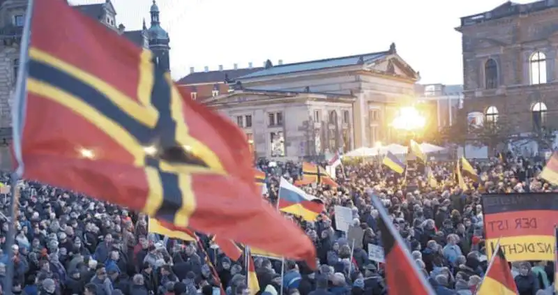 le bandiere di wirmer oggi sventolate da pegida