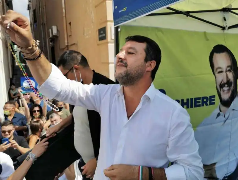 matteo salvini a torre del greco 1