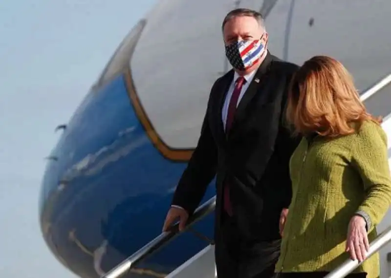 mike pompeo con la moglie a roma