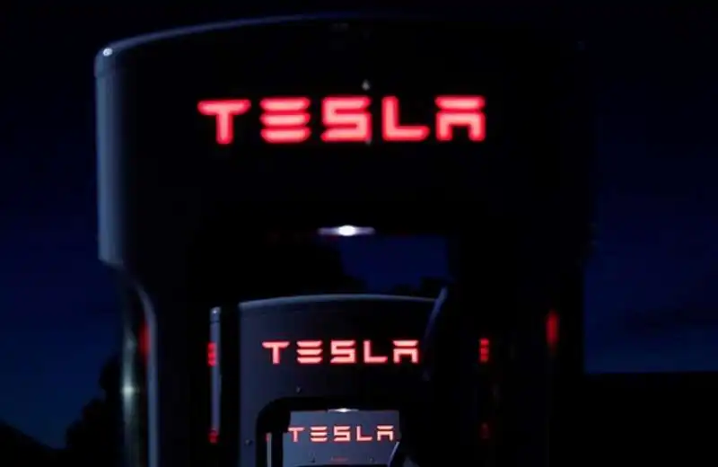 tesla 4