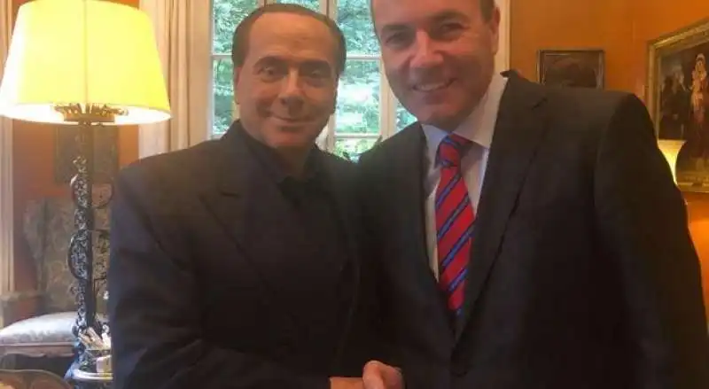 SILVIO BERLUSCONI E MANFRED WEBER