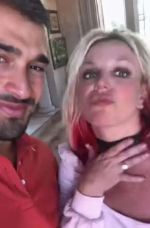 britney spears si fidanza con sam asghari  6