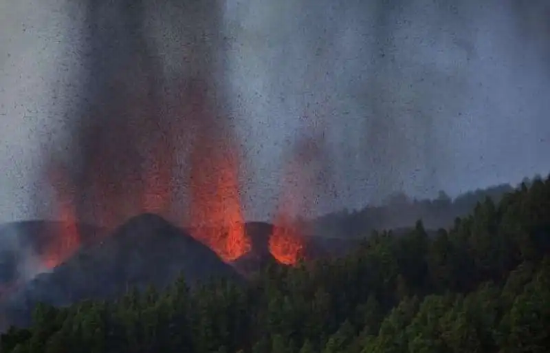 eruzione vulcano cumbre vieja alle canarie 11