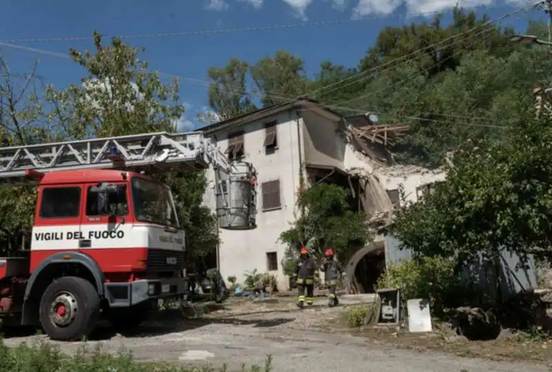 esplosione casa pontremoli     8