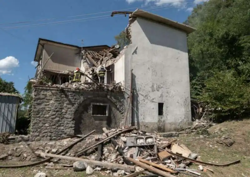 esplosione casa pontremoli     9