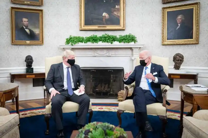 joe biden con boris johnson