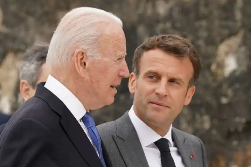 joe biden e emmanuel macron 4