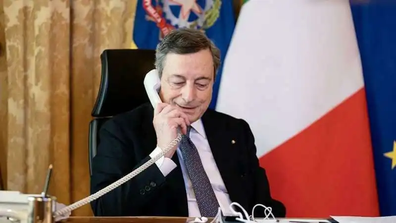 MARIO DRAGHI AL TELEFONO 