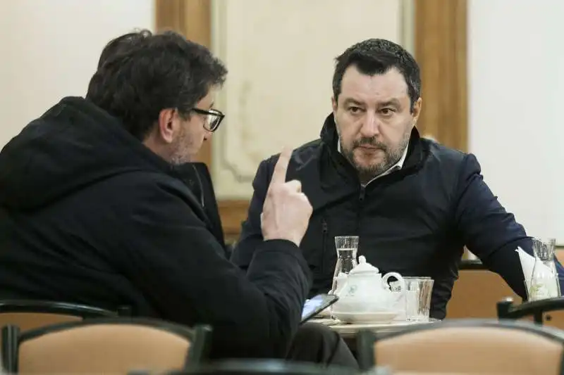 matteo salvini e giancarlo giorgetti 7