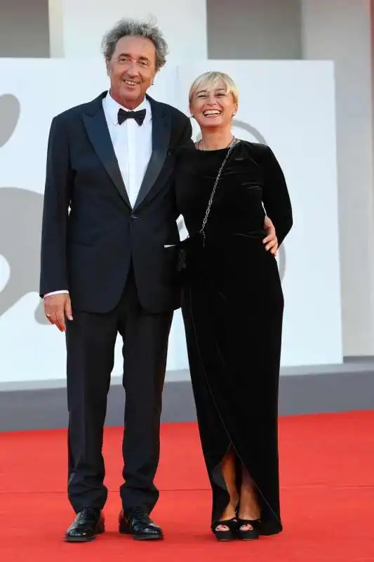 paolo sorrentino e daniela d'antonio, entrambi in giorgio armani