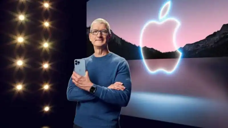 tim cook al lancio dei nuovi prodotti apple 2