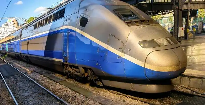 treni sulla linea parigi lione 6