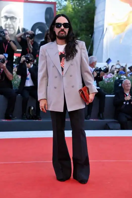 alessandro michele   red carpet don't worry darling   venezia 2022  