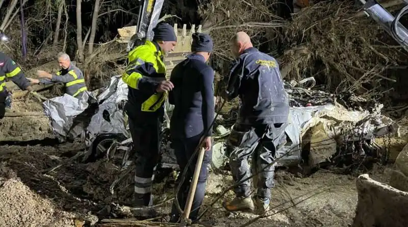 alluvione marche auto di brunella chiu