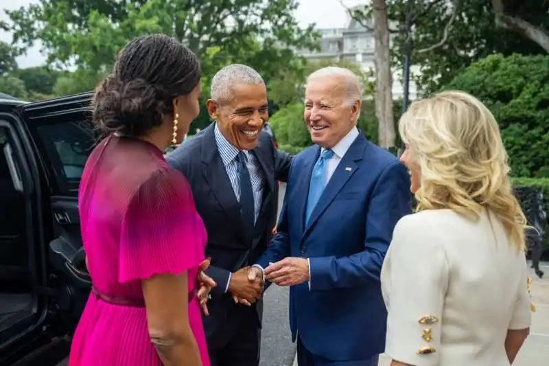 barack obama, joe biden e le proprie mogli