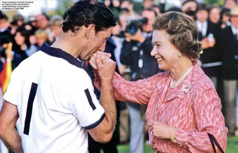 carlo con la regina elisabetta