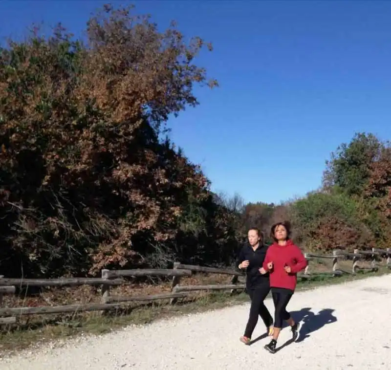 giorgia meloni jogging