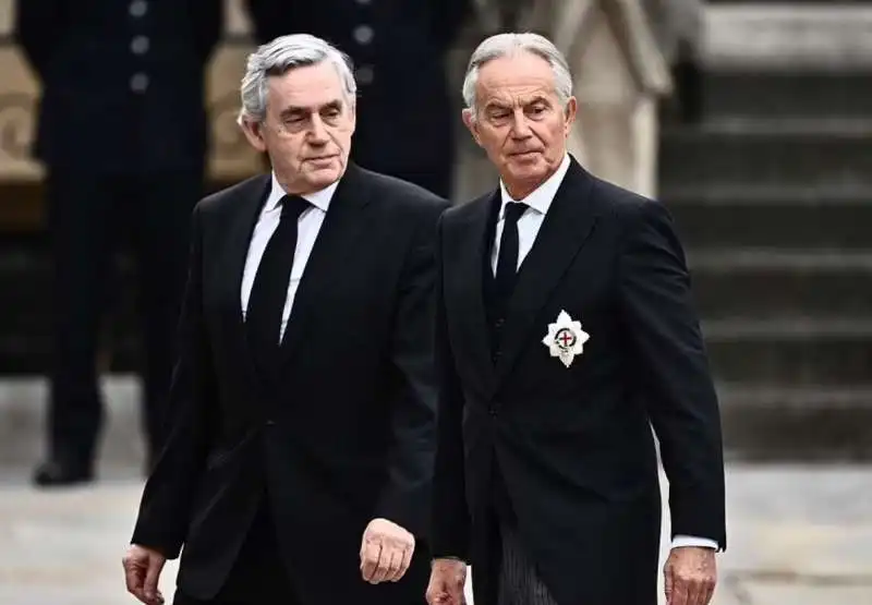 gordon brown e tony blair al funerale della regina elisabetta