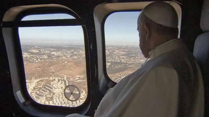 in viaggio   il documentario su bergoglio di gianfranco rosi 