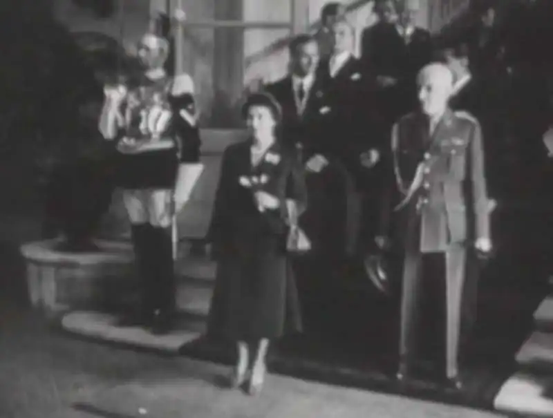 la prima visita della regina elisabetta in italia   1951 3