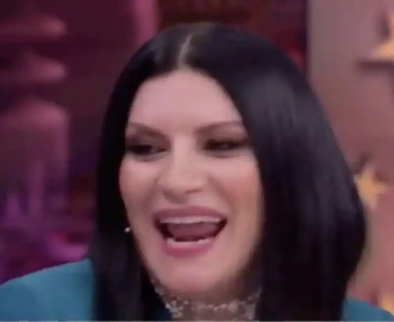 laura pausini si rifiuta di cantare bella ciao ospite di el hormiguero   8