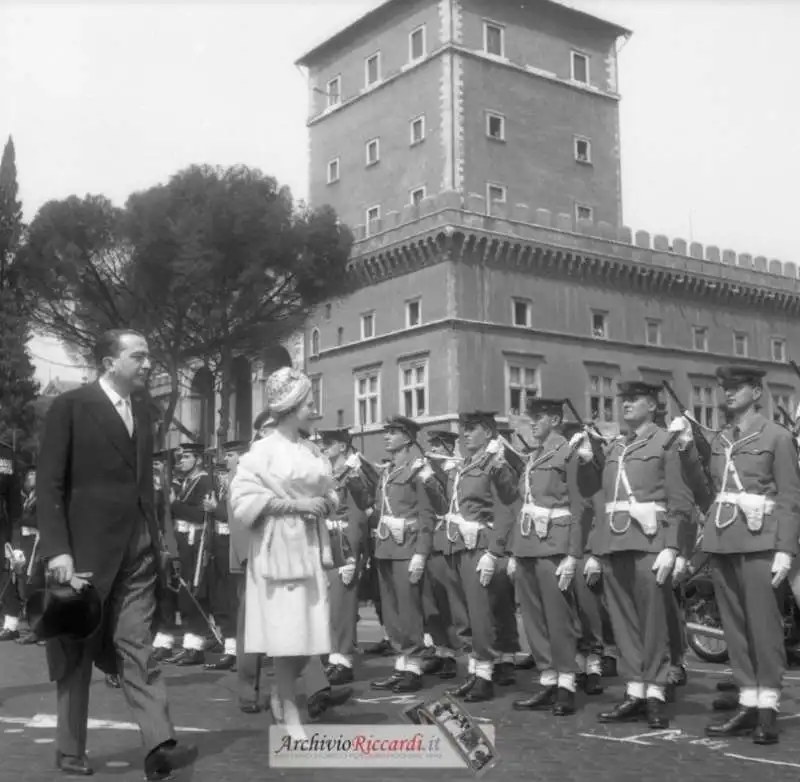 le quattro visite della regina elisabetta ii a roma 19