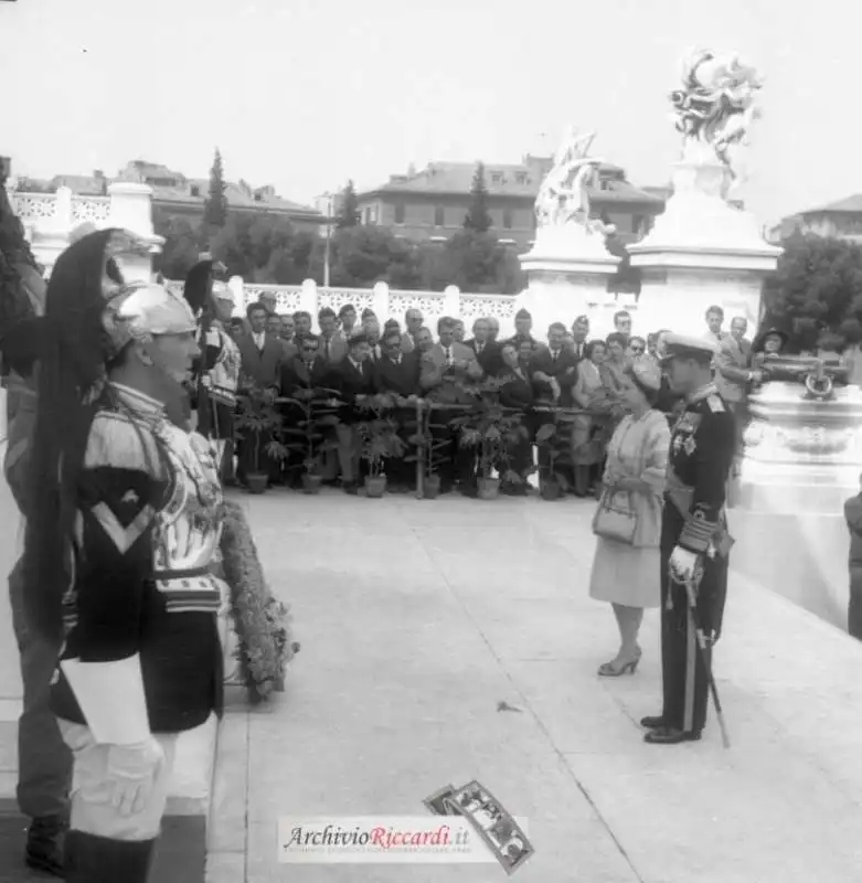 le quattro visite della regina elisabetta ii a roma 44