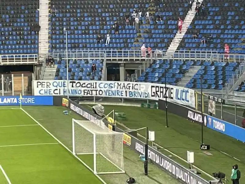 lo striscione dei tifosi dell atalanta per josip ilicic