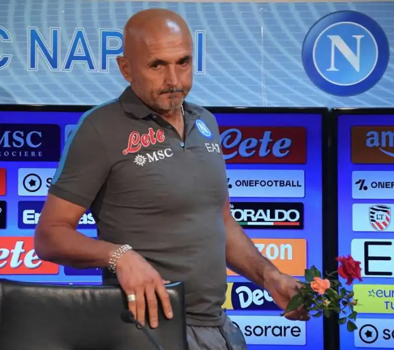 luciano spalletti conferenza stampa rose