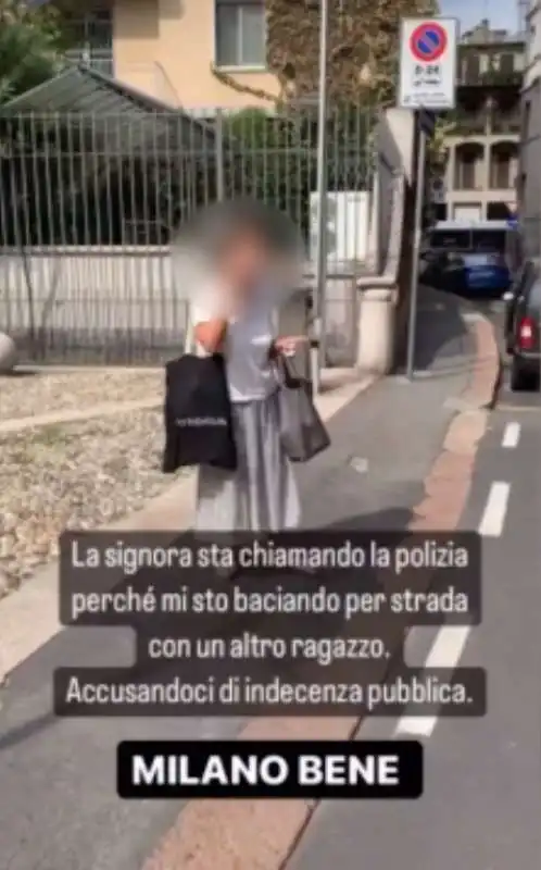 milano   signora chiama la polizia perche' due ragazzi si baciano sotto casa sua   1