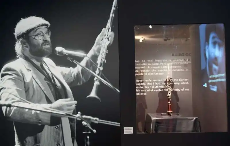 mostra dedicata a  lucio dalla nel decennale della scomparsa   (39)