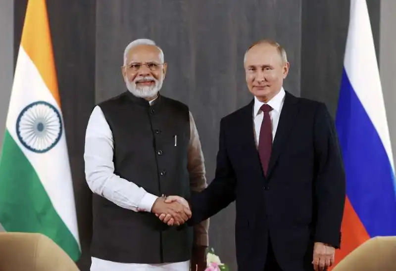 NARENDRA MODI VLADIMIR PUTIN 