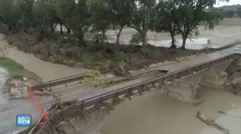 ponte crollato a barbara marche 2