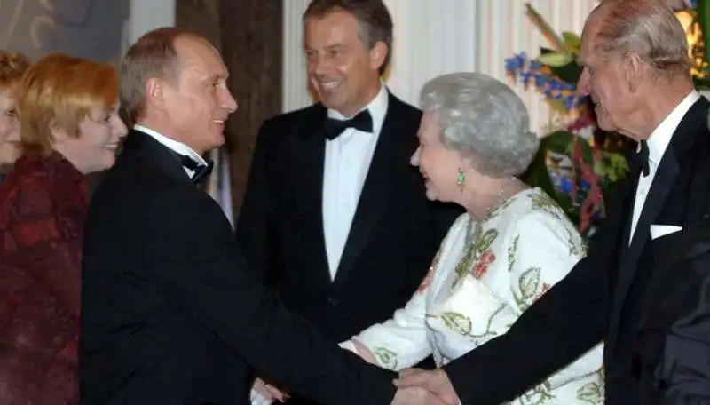 putin e la regina elisabetta