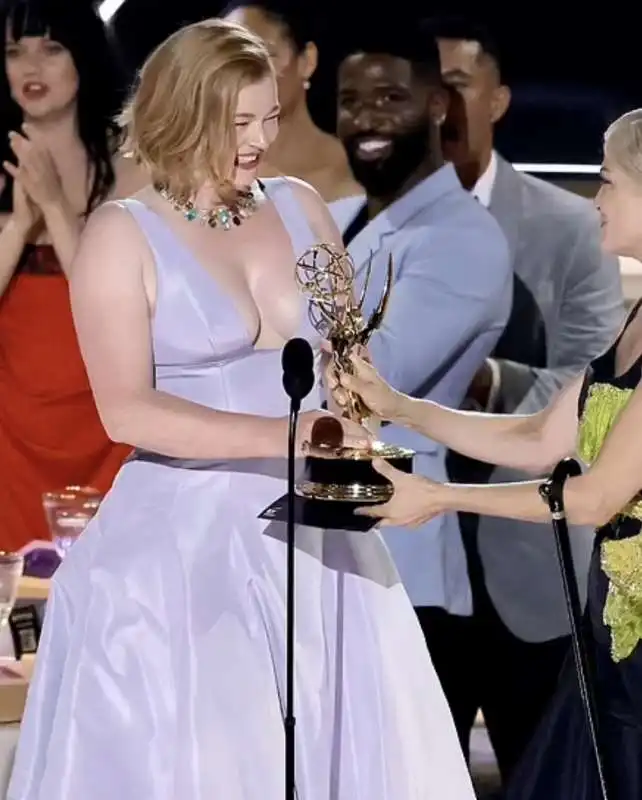 sarah snook   emmy 2022