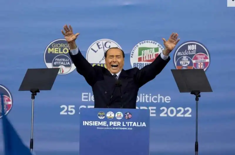 silvio berlusconi piazza del popolo 