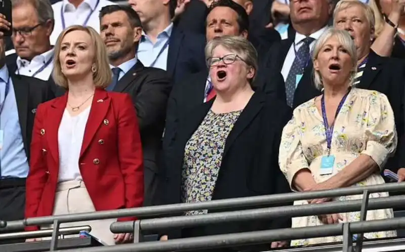 therese coffey e liz truss 4