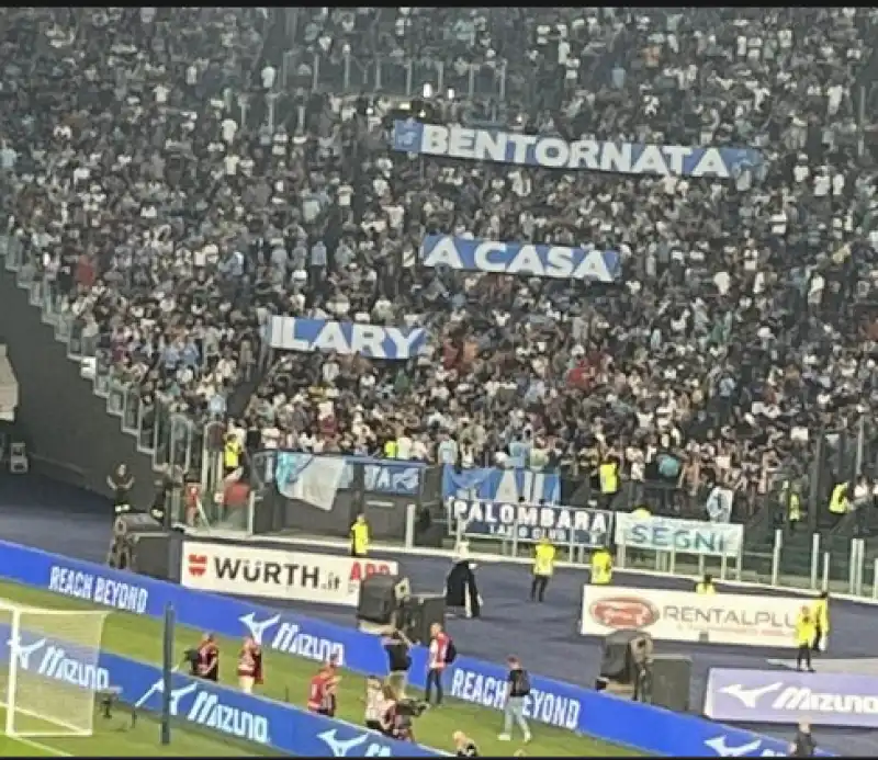 TIFOSI LAZIO IRONIE SUL CASO TOTTI ILARY