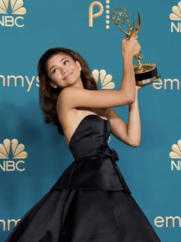 zendaya   emmy 2022   1