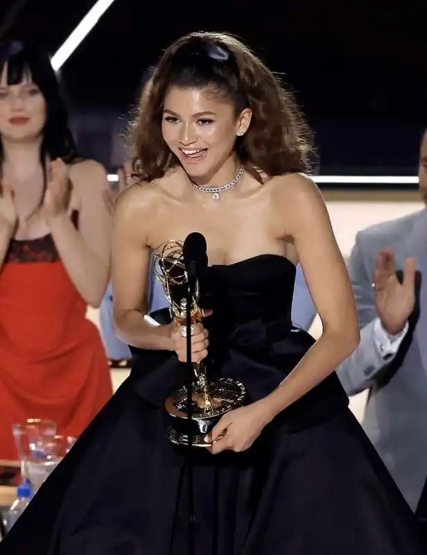 zendaya   emmy 2022   6