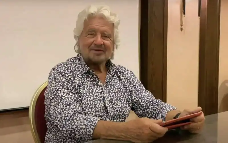 BEPPE GRILLO PARLA IN CINESE 3