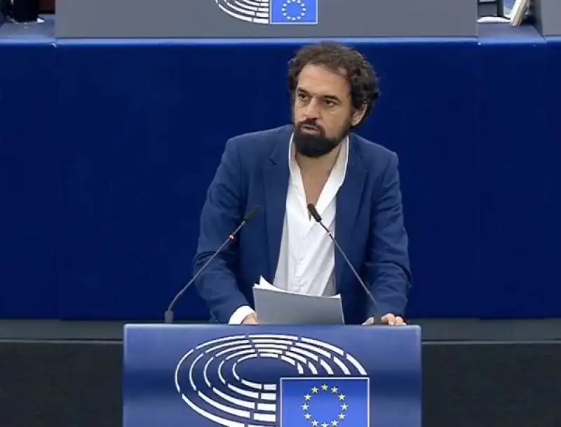 DINO GIARRUSSO - INTERVENTO AL PARLAMENTO EUROPEO SUI MIGRANTI