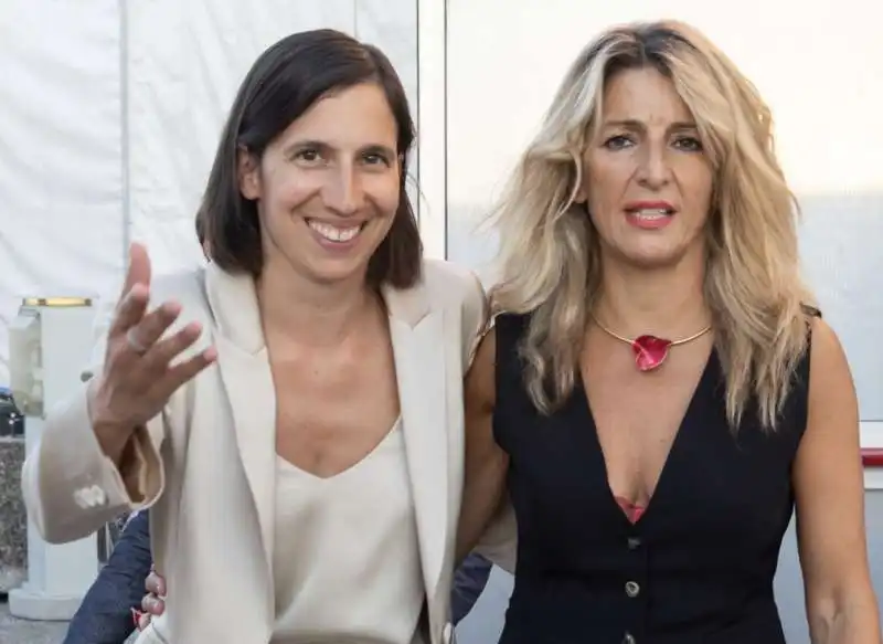 ELLY SCHLEIN CON YOLANDA DIAZ ALLA FESTA DELL UNITA DI RAVENNA