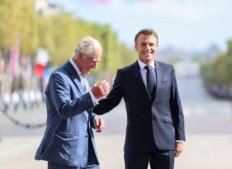 emmanuel macron e re carlo 8