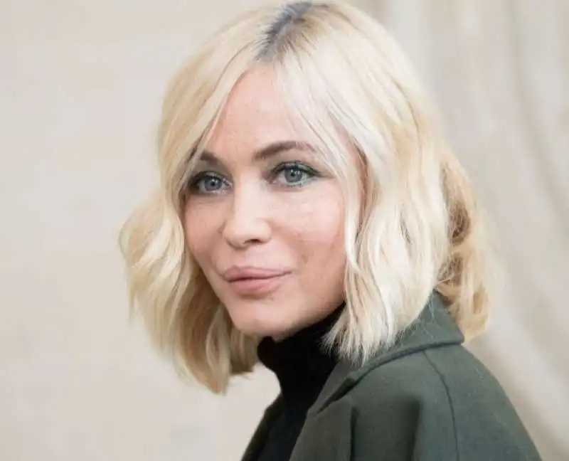 emmanuelle beart 8