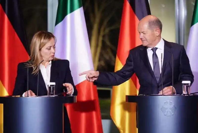 GIORGIA MELONI E OLAF SCHOLZ